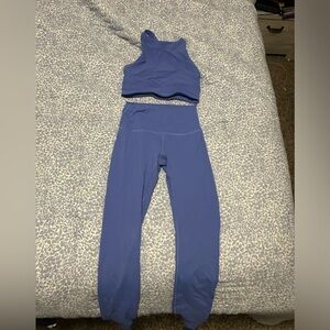 Lululemon periwinkle set size 4